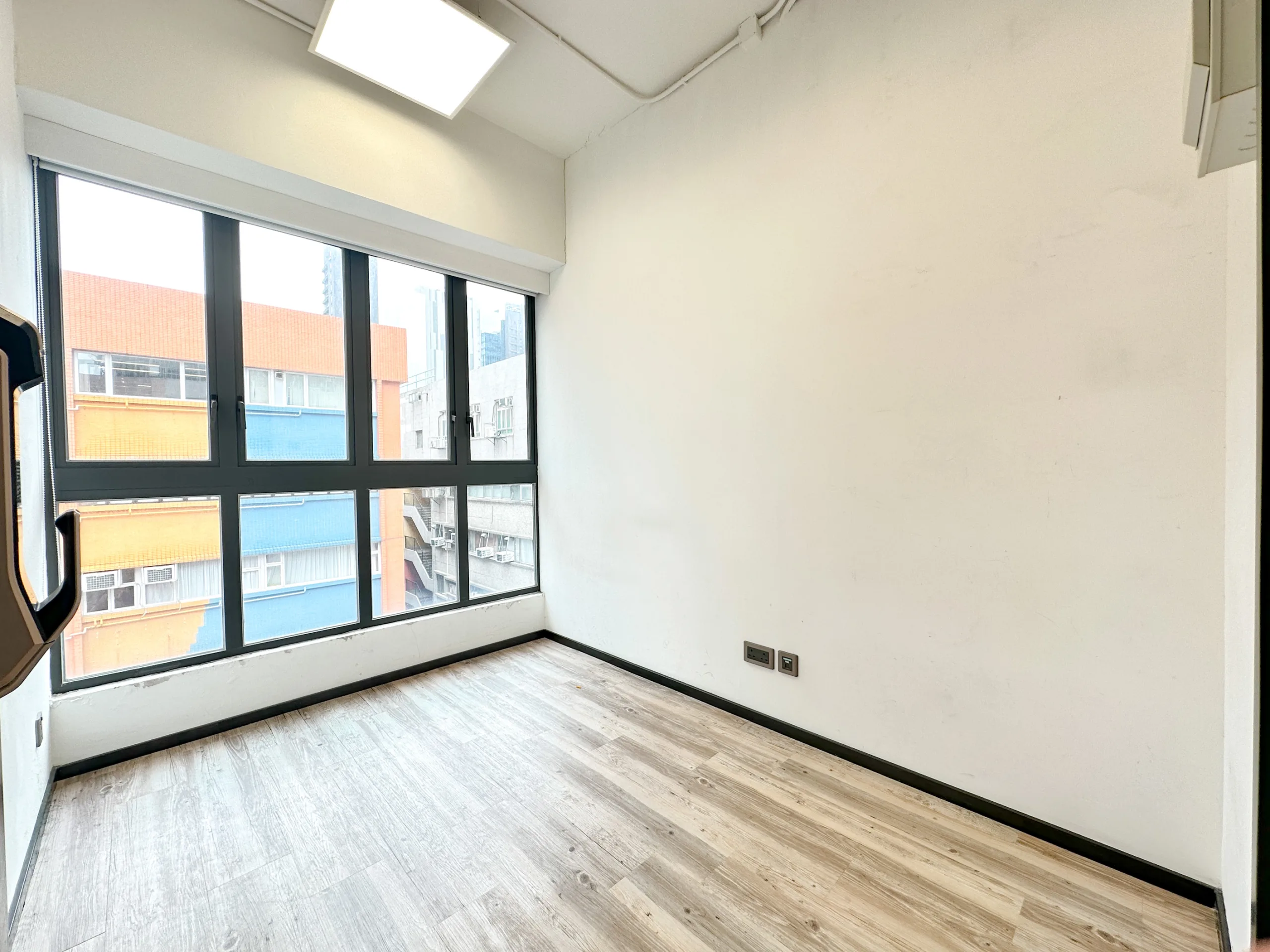 Rm.06
觀塘福昌大廈
Fook Cheong Building MANHKCOM 工廈租盤 觀塘租盤 觀塘租工作室 觀塘網店出租 觀塘多用途工作室出租 租觀塘樓上舖 觀塘工廈出租 觀塘工作室出租 觀塘studio出租 觀塘分租單位 租觀塘工作室 觀塘樓上網店出租 觀塘租樓上舖 觀塘樓上舖出租