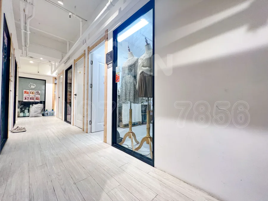 駱駝漆大廈 1座
Camel Paint Building Block I MANHKCOM 工廈租盤 觀塘租盤 觀塘租工作室 觀塘網店出租 觀塘多用途工作室出租 租觀塘樓上舖 觀塘工廈出租 觀塘工作室出租 觀塘studio出租 觀塘分租單位 租觀塘工作室 觀塘樓上網店出租 觀塘租樓上舖 觀塘樓上舖出租