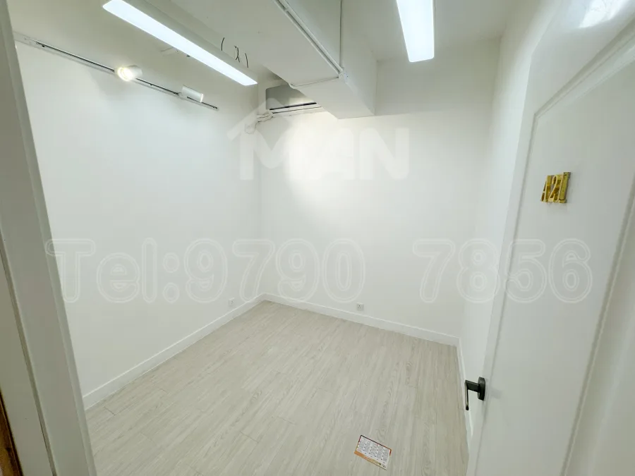 開聯工業中心
hoi luen industrial centre
A21室 MANHKCOM 工廈租盤 觀塘租盤 觀塘租工作室 觀塘網店出租 觀塘多用途工作室出租 租觀塘樓上舖 觀塘工廈出租 觀塘工作室出租 觀塘studio出租 觀塘分租單位 租觀塘工作室 觀塘樓上網店出租 觀塘租樓上舖 觀塘樓上舖出租