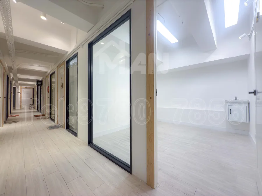 Rm.A17 世貿大樓 World Interests Building MANHKCOM 工廈租盤 觀塘租盤 觀塘租工作室 觀塘網店出租 觀塘多用途工作室出租 租觀塘樓上舖 觀塘工廈出租 觀塘工作室出租 觀塘studio出租 觀塘分租單位 租觀塘工作室 觀塘樓上網店出租 觀塘租樓上舖 觀塘樓上舖出租