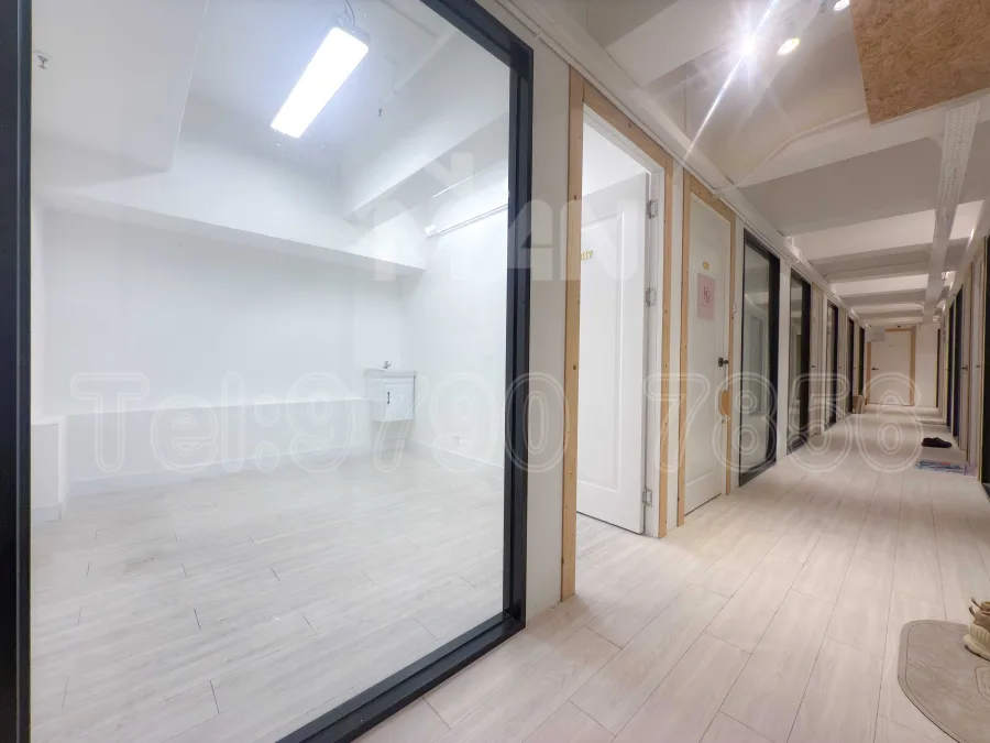 Rm.A17 世貿大樓 World Interests Building MANHKCOM 工廈租盤 觀塘租盤 觀塘租工作室 觀塘網店出租 觀塘多用途工作室出租 租觀塘樓上舖 觀塘工廈出租 觀塘工作室出租 觀塘studio出租 觀塘分租單位 租觀塘工作室 觀塘樓上網店出租 觀塘租樓上舖 觀塘樓上舖出租